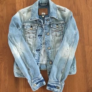 LIKE NEW VINTAGE A&F DENIM JACKET!