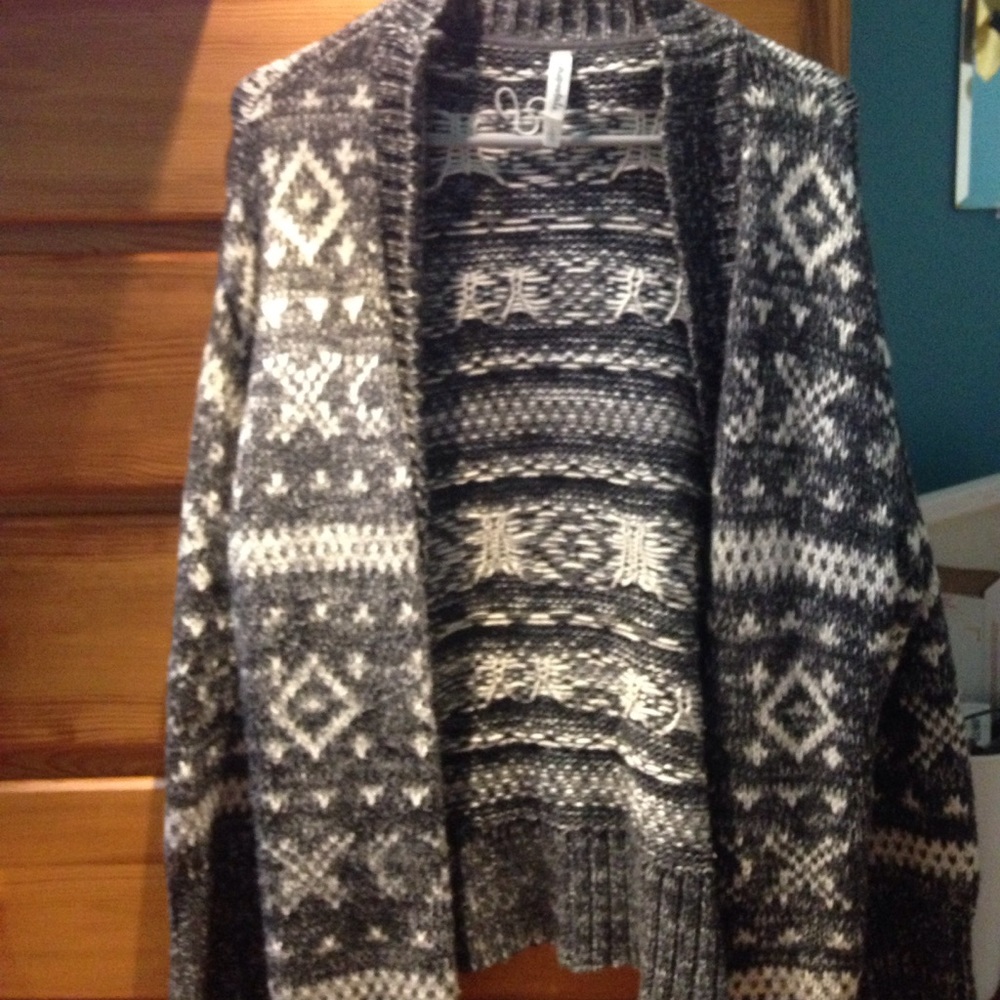 Wool cardigan, super comfy, no damage