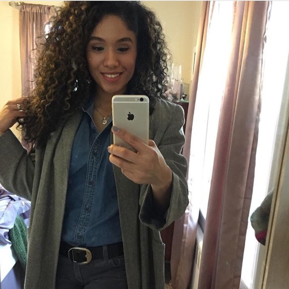 Meet your Posher, Cynthia - Picture 2 of 8