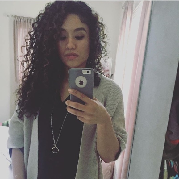 Meet your Posher, Cynthia - Picture 4 of 8