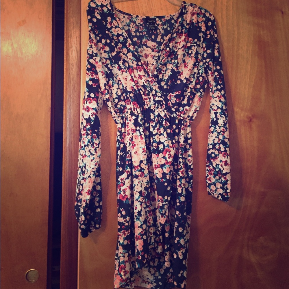 Cute floral long-sleeved dress