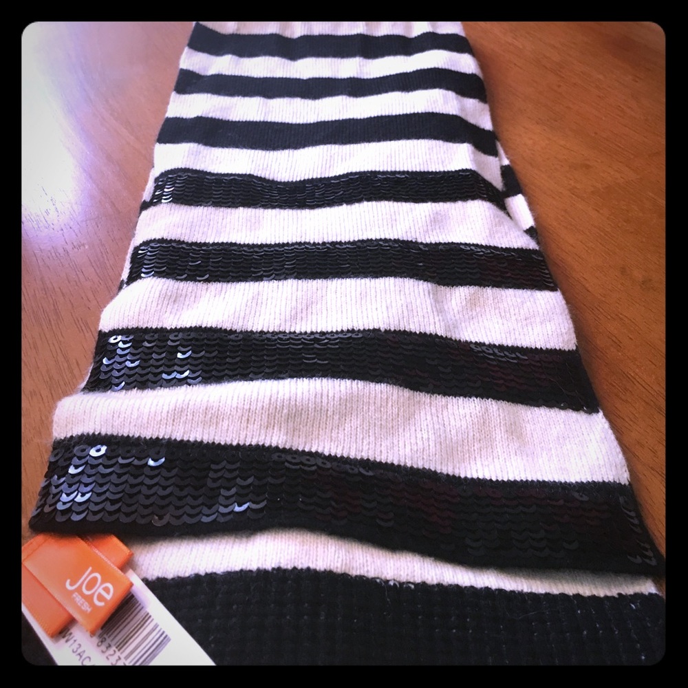 Black and white striped scarf