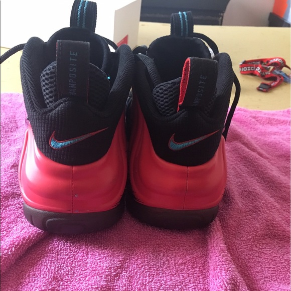 Spider-Man foamposites (used) main image 4