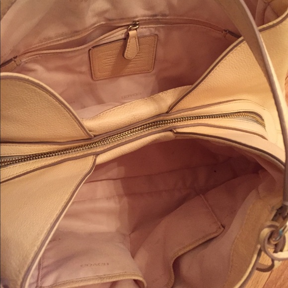 Coach light peach purse - Picture 3 of 4