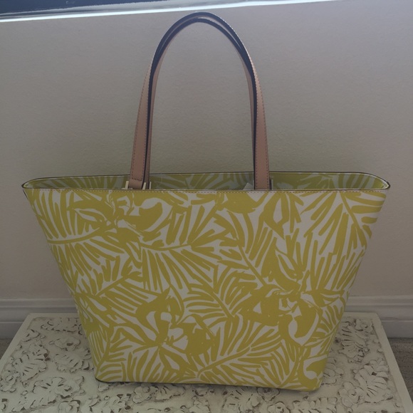 Kate Spade Purse - Picture 3 of 4