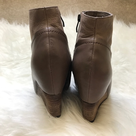 Vince Camuto Booties Size 7 - Picture 3 of 7