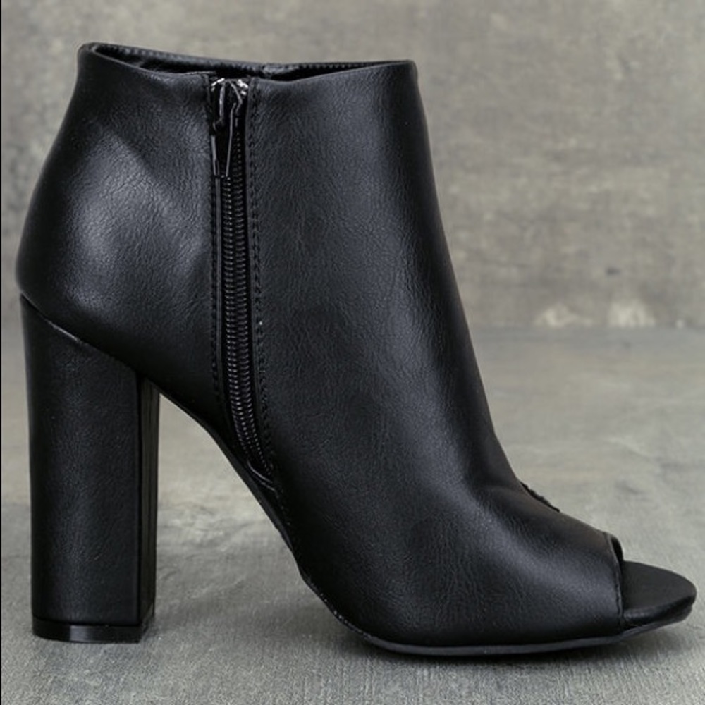 Stunning Floral Embroidered Peep Toe Ankle Bootie - Picture 3 of 5