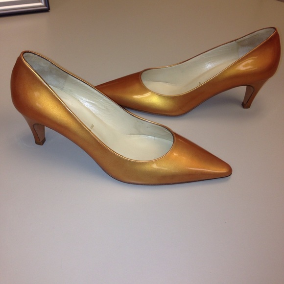 NWOT BRUNO MAGLI PUMPS