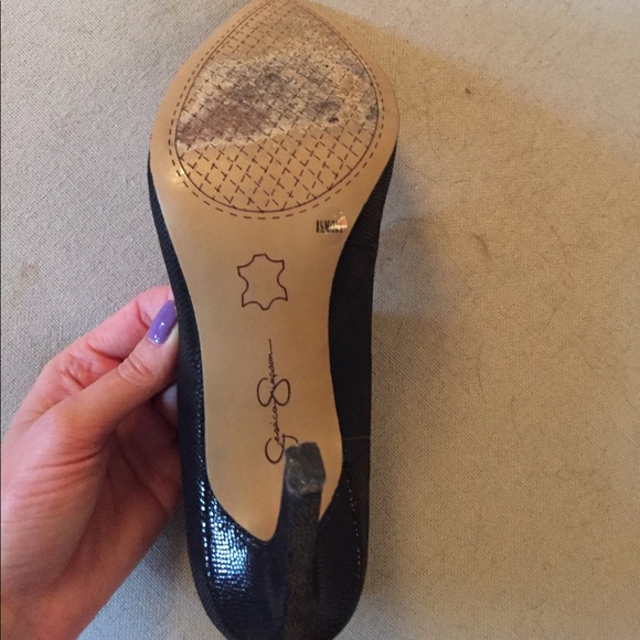 Jessica Simpson black heels with sequin pattern - Picture 2 of 3