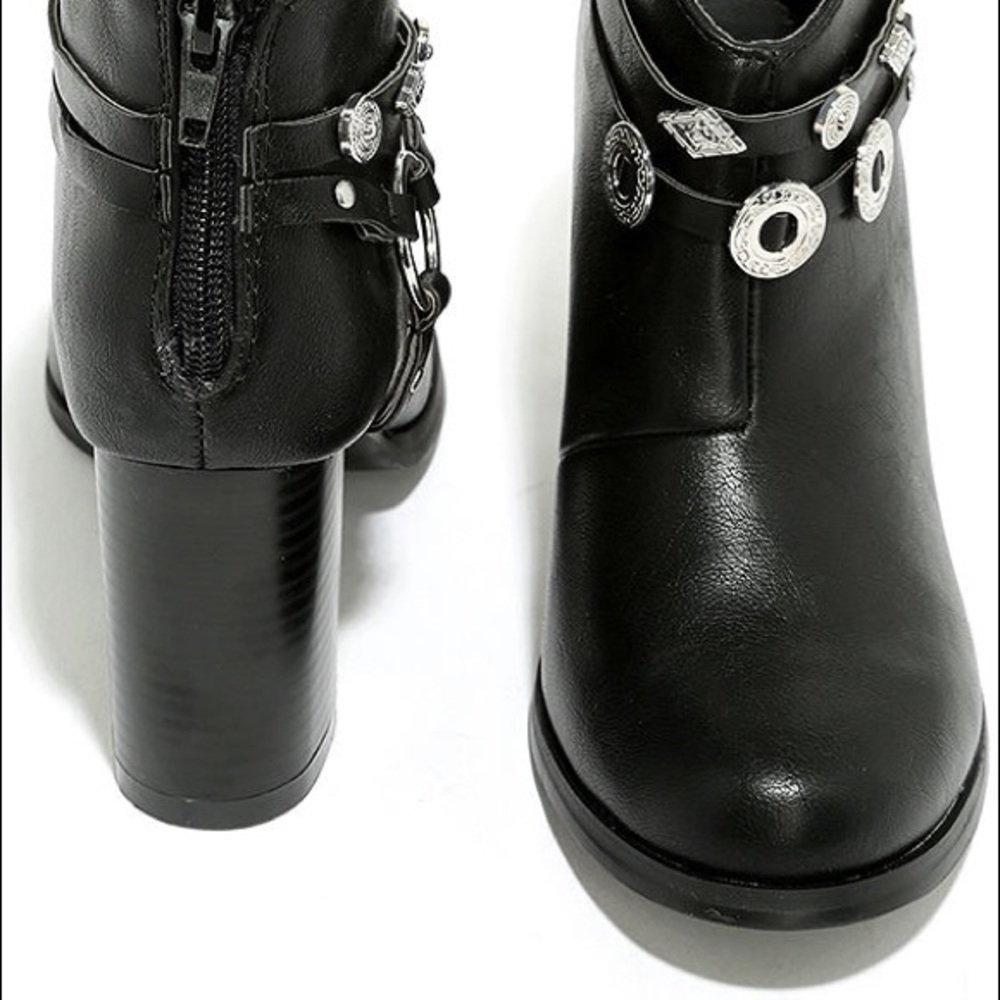 Harness Western Black Ankle Booties - Picture 4 of 4