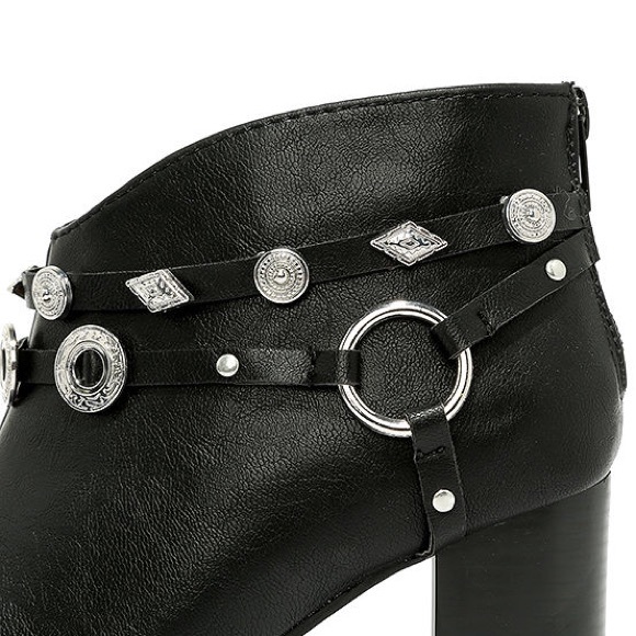 Harness Western Black Ankle Booties - Picture 2 of 4
