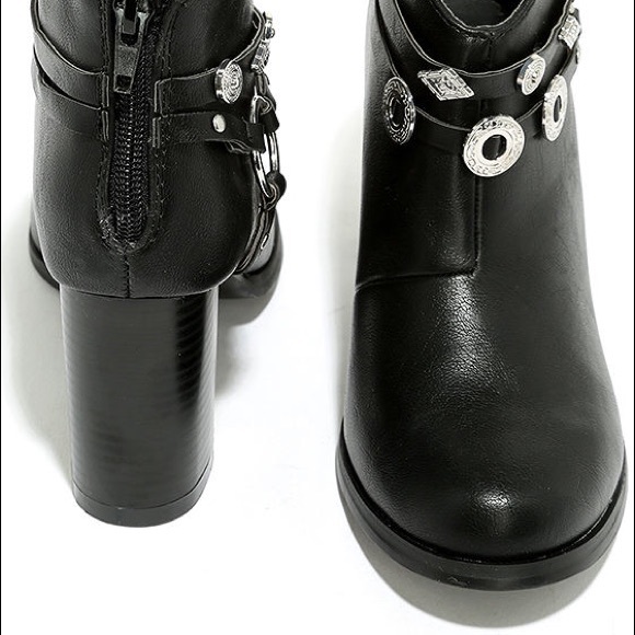 Harness Western Black Ankle Booties - Picture 4 of 4