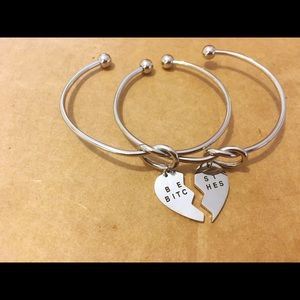 Love link best bitches bracelets