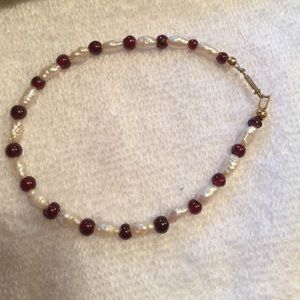 Gorgeous freshwater pearl bracelet - 14k catch !