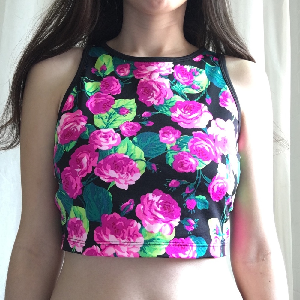 Betsey Johnson Rose Patterned Sports Bra 🌹