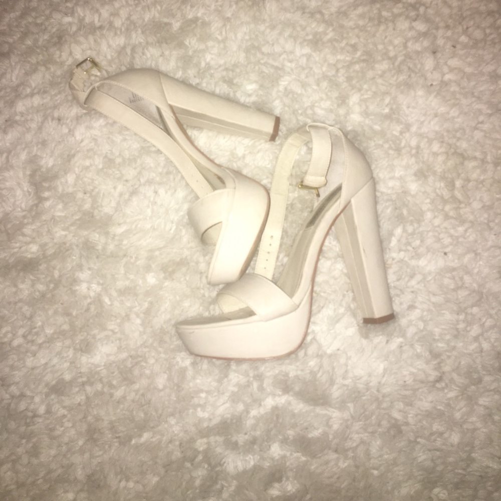 Steve Madden Platform heels!!