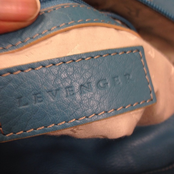 Levenger messenger bag - Picture 8 of 8