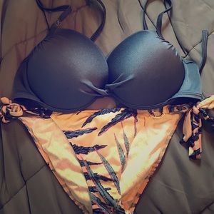 Victoria Secret swim navy bikini 34dd