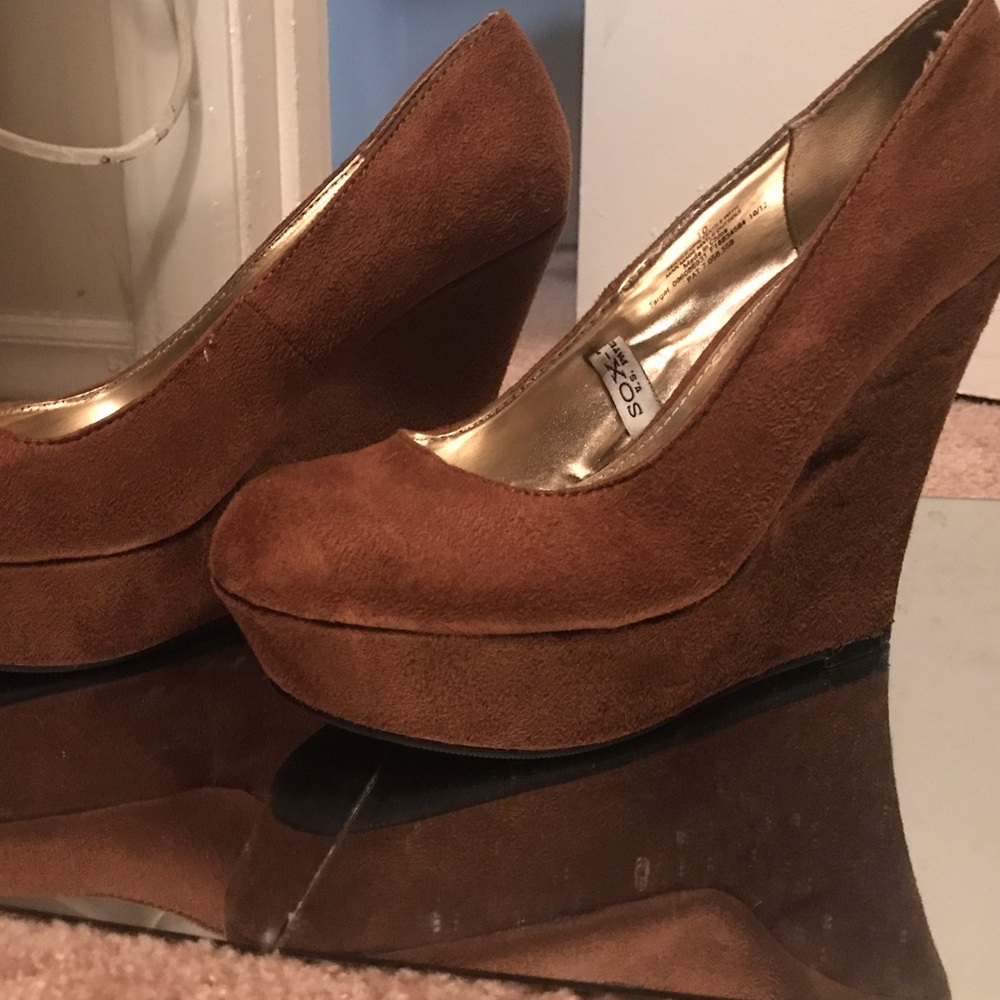 Brown wedge heels