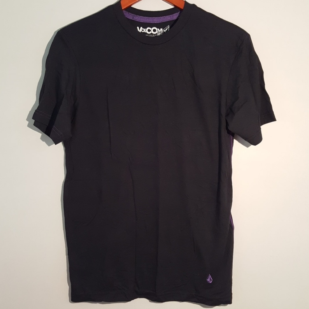 Volcom black t-shirt, soft!