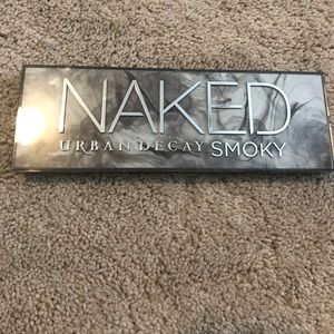 Urban Decay Naked Smoky Eyeshadow Palette