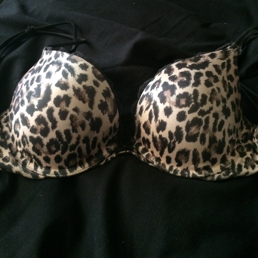‼️PRICE FIRM‼️VS very sexy push up. No Offers
