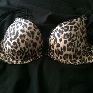 ‼️PRICE FIRM‼️VS very sexy push up. No Offers