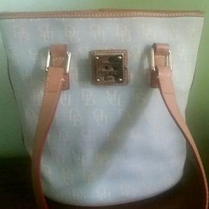 Dooney&Bourke Signature  Handbag