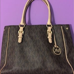 Michael Kors Jet Set Tote Large