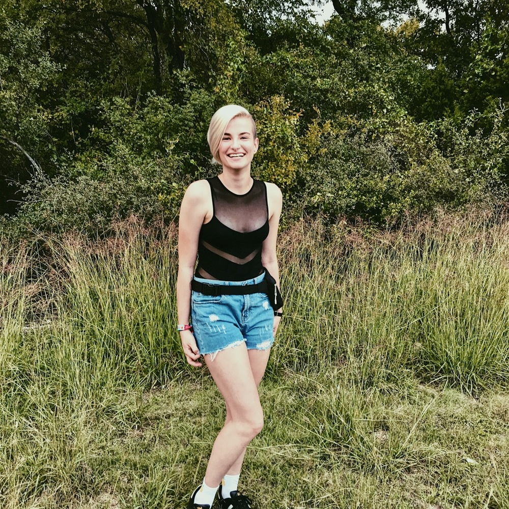 Meet your Posher, Julia