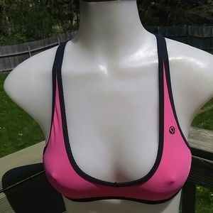 Lululemon sports bra size 4