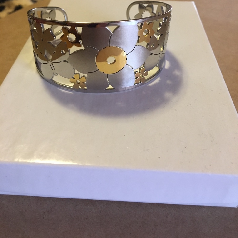 Two tone flower/ butterfly cuff