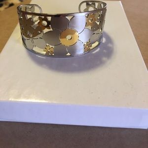 Two tone flower/ butterfly cuff