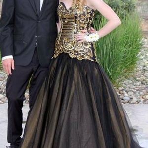 Size 4 Sherri Hill prom dress