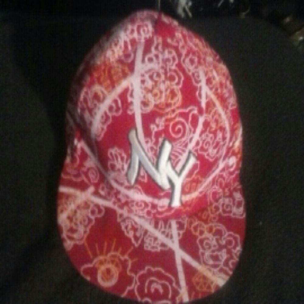 Size 7 3/8 fitted NY hat