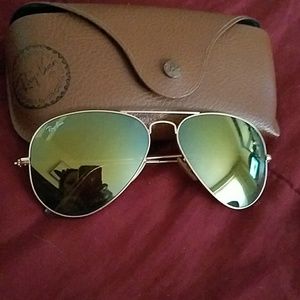 Authentic light green Ray ban aviators with case