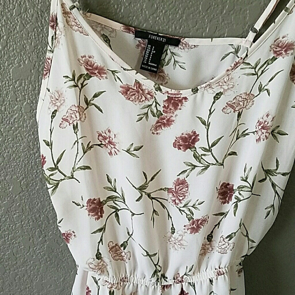 Floral Top - Picture 4 of 4