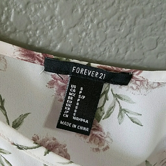 Floral Top - Picture 3 of 4