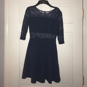 Mid sleeve dress