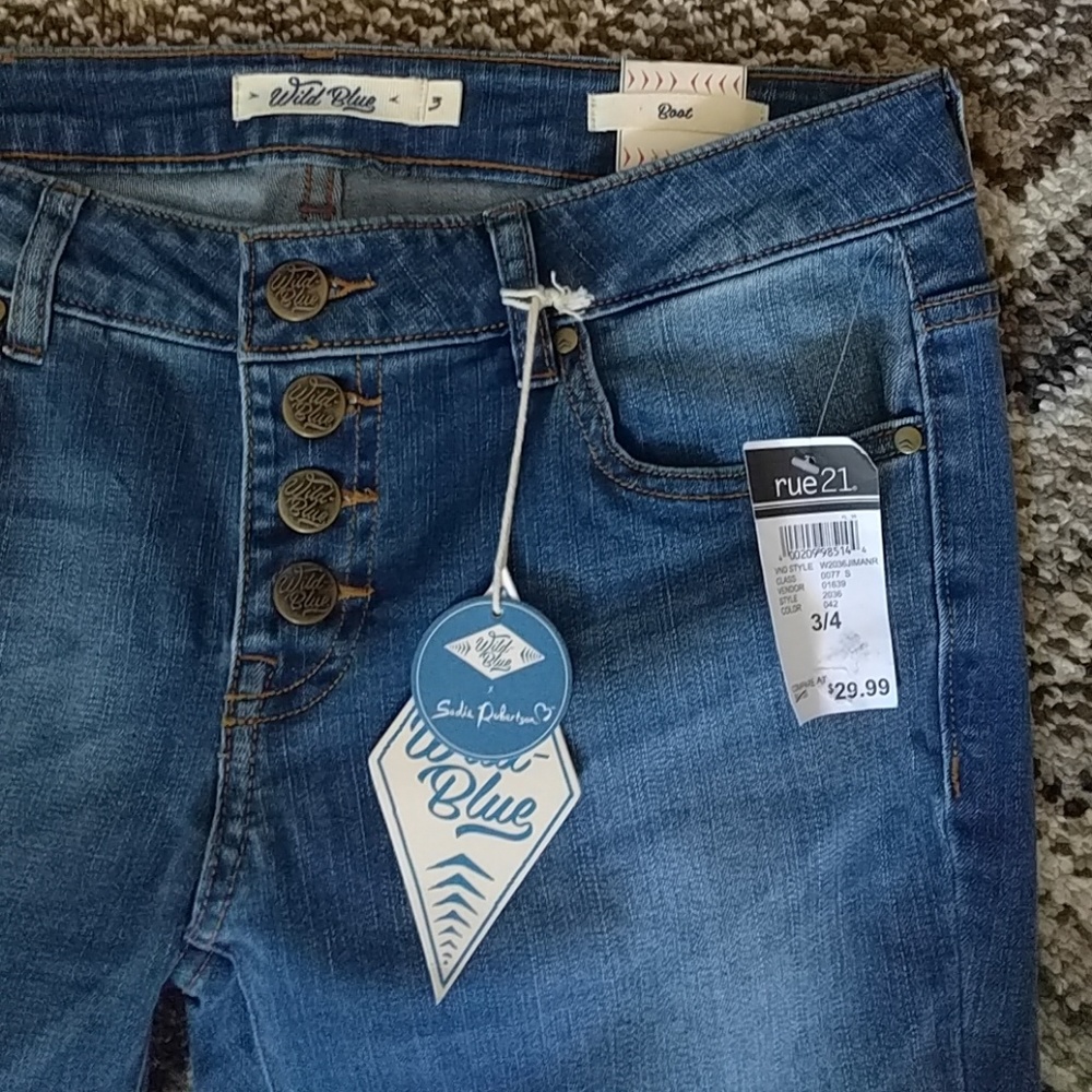 NWT Rue 21 Distressed Boot Cut Jeans - Picture 2 of 4