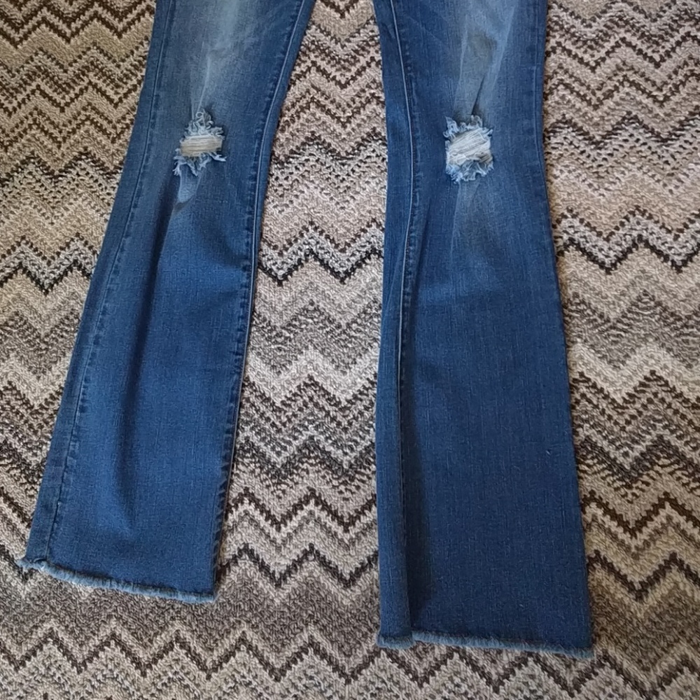 NWT Rue 21 Distressed Boot Cut Jeans - Picture 3 of 4