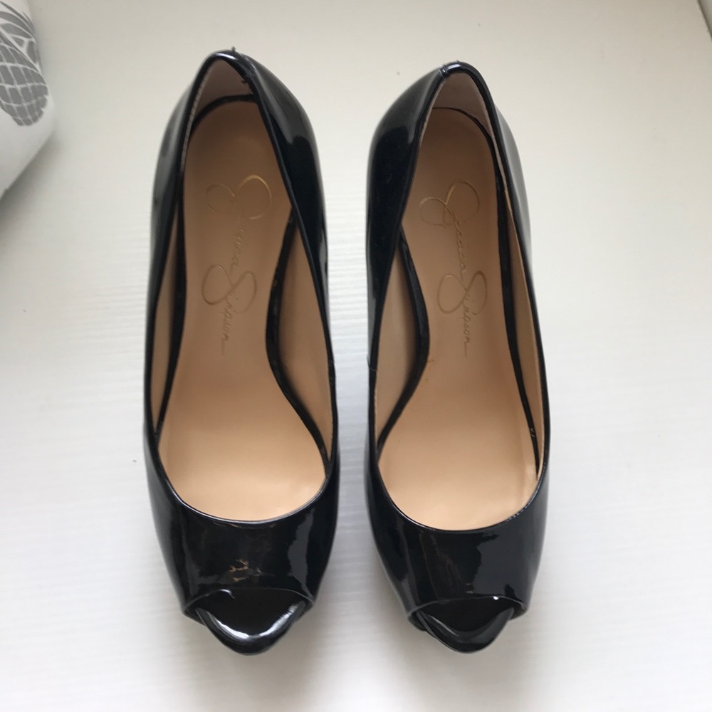 NWOB Jessica Simpson peep toe pumps size 5.5