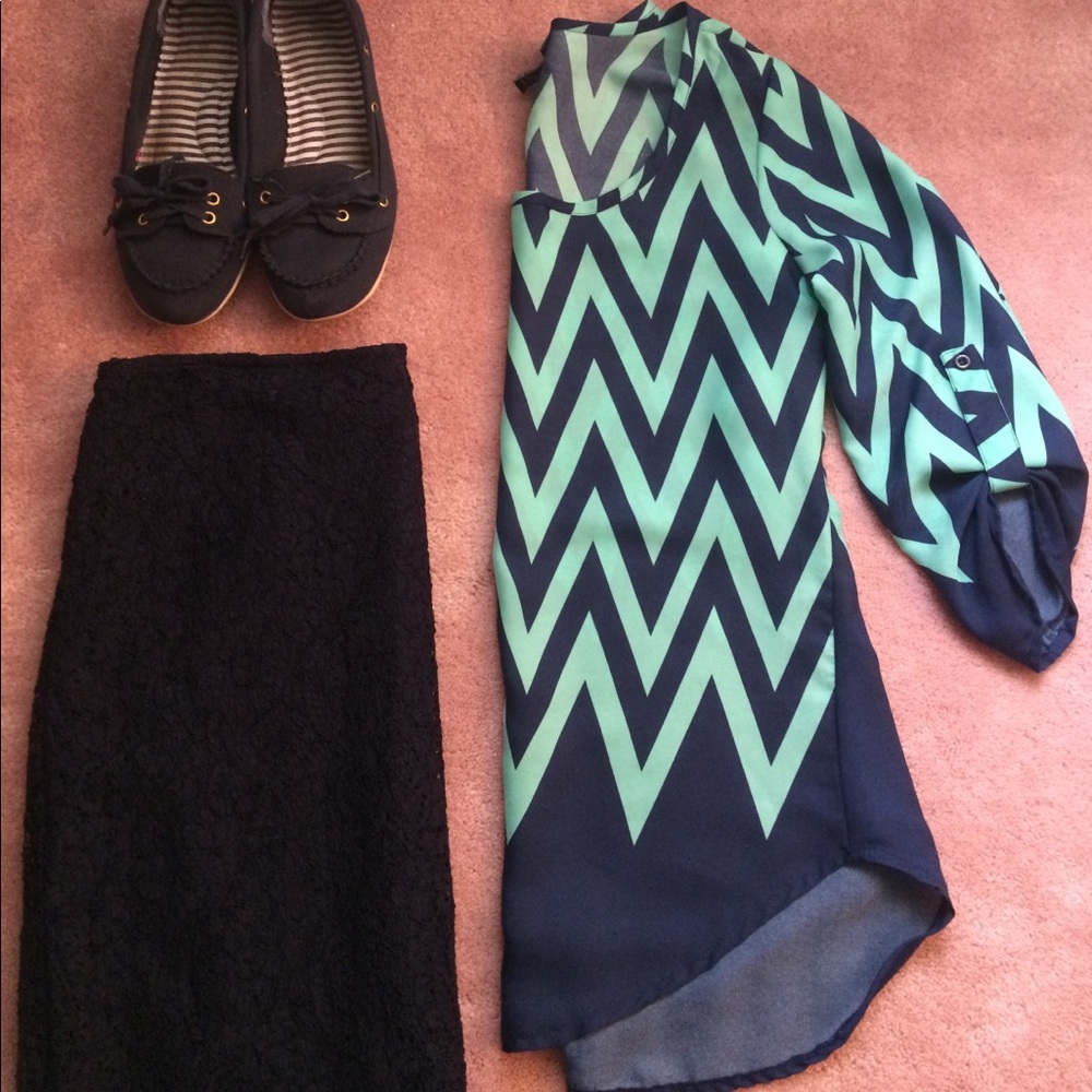 Mint green and navy chevron top