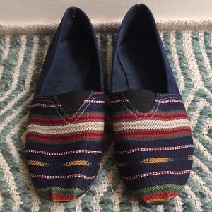 Guatemalan TOMS-like serape shoes 8 - very unique!