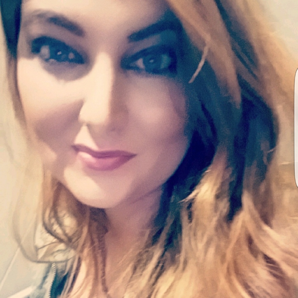 Meet your Posher, Alicia
