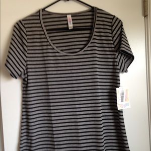 LuLaRoe NWT S Classic Tee