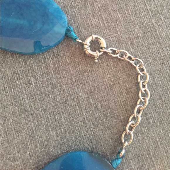 Beautiful blue stone statement necklace - Picture 2 of 4