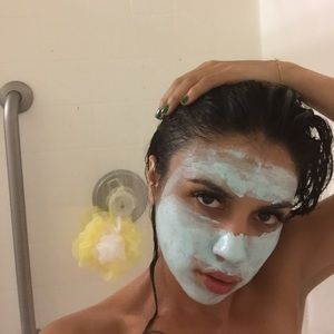 Meet your Posher, April