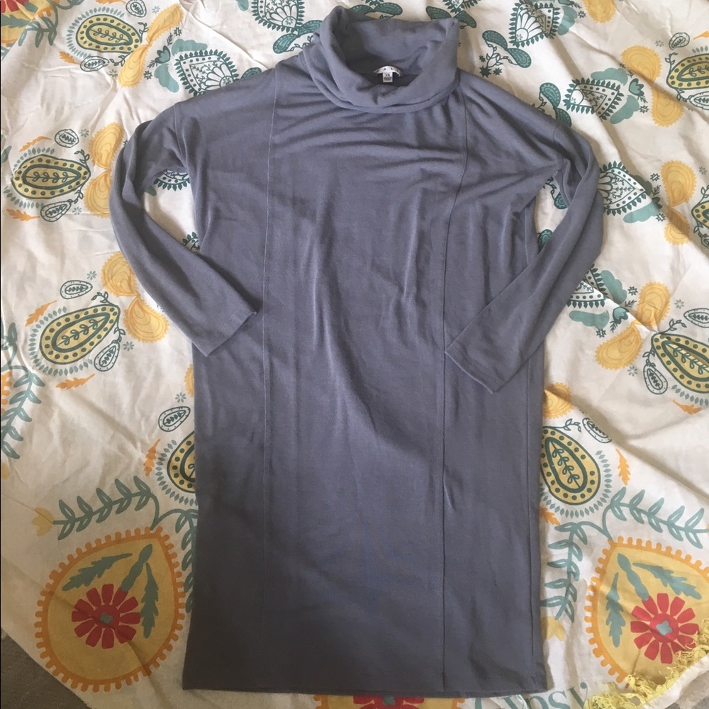 CAbi XS turtleneck