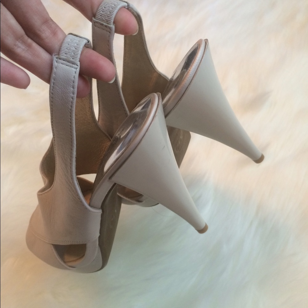 Micheal Kors leather heels - Picture 4 of 5